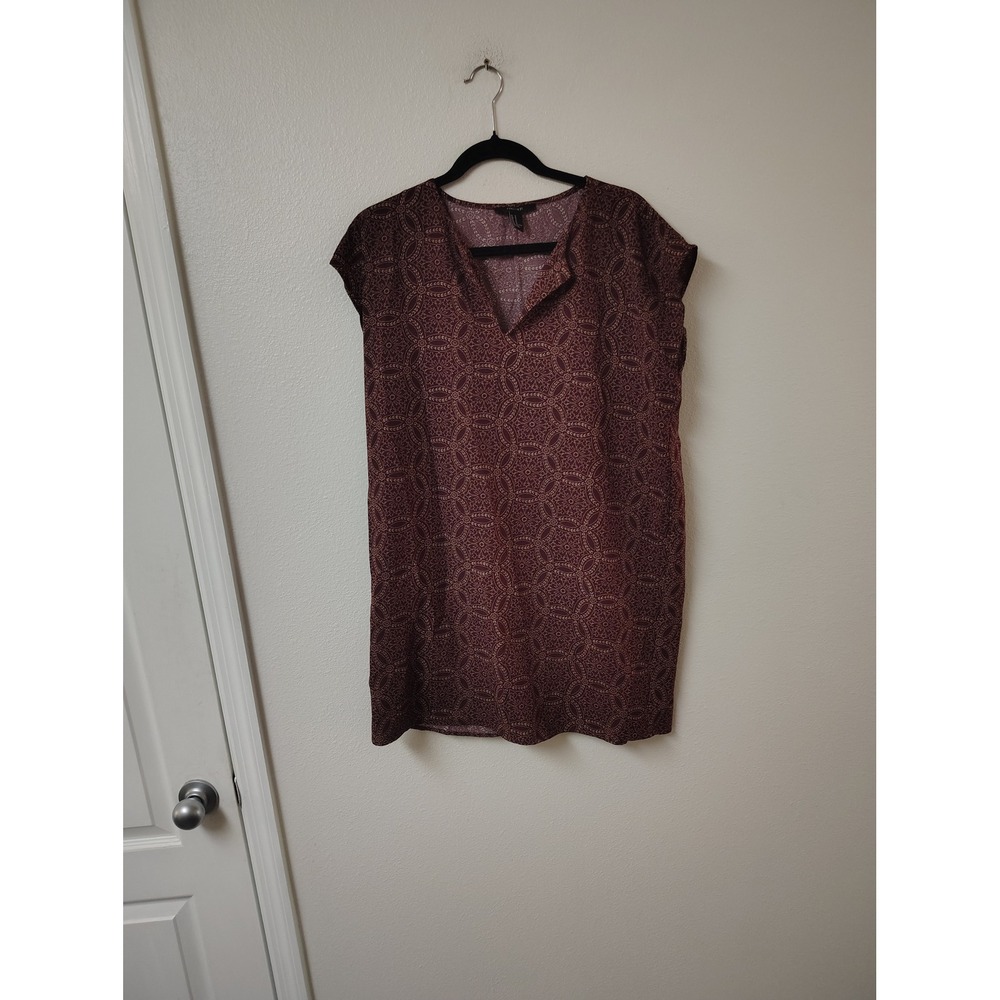 Forever 21 Womens Burgundy Geometric Medallion Split V-Neck Shift Dress Size‎ M